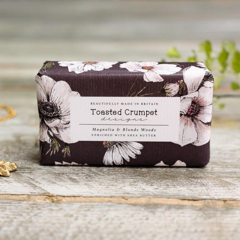 TOASTED CRUMPET MAGNOLIA & BLONDE WOODS SOAP